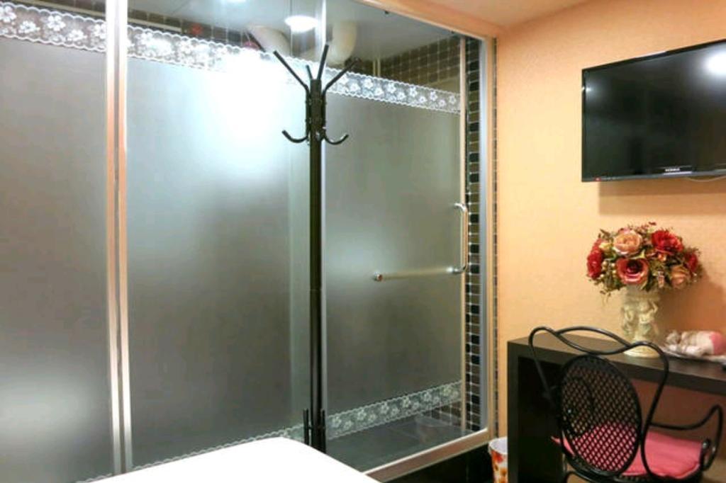 Bloomy Hotel Hong Kong Room photo