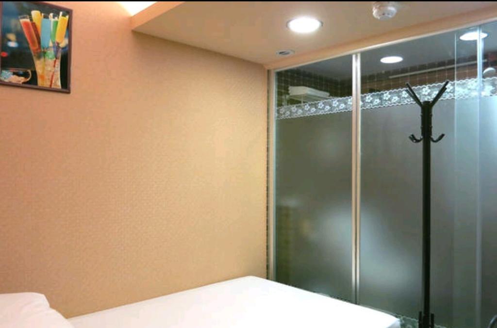 Bloomy Hotel Hong Kong Room photo