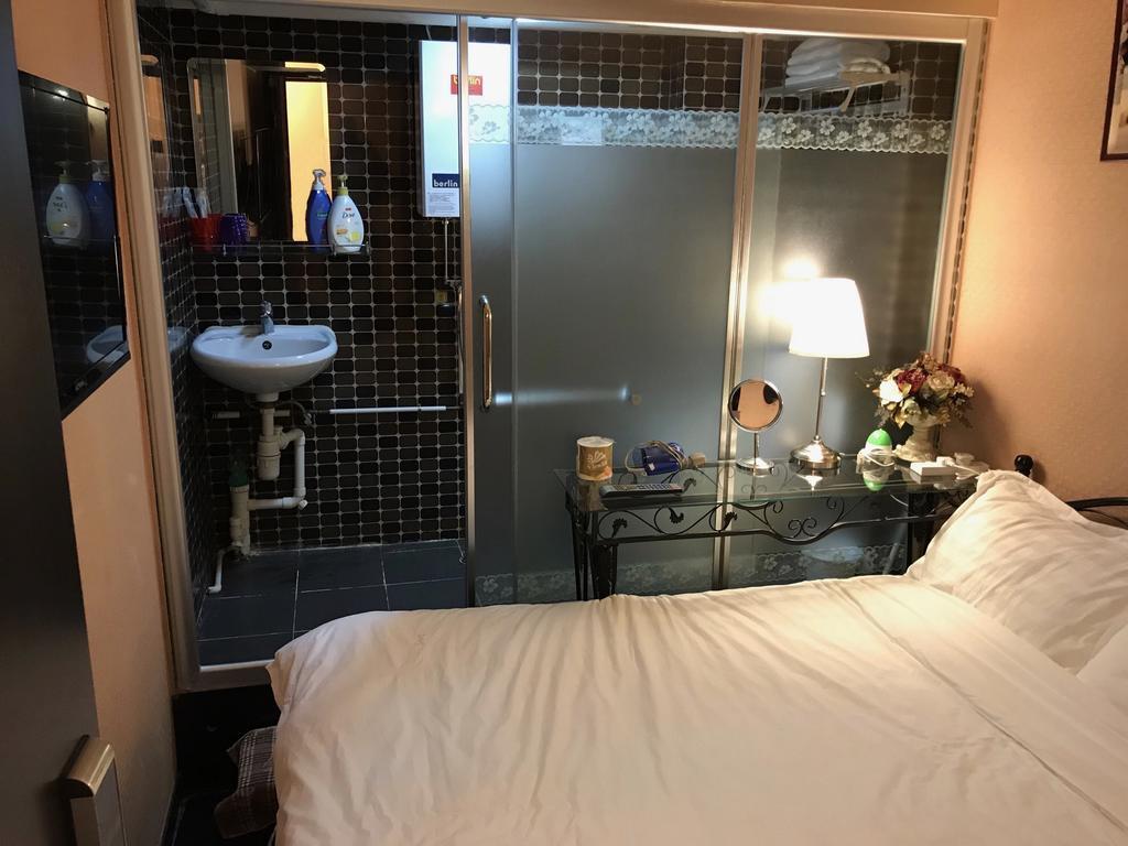 Bloomy Hotel Hong Kong Exterior photo