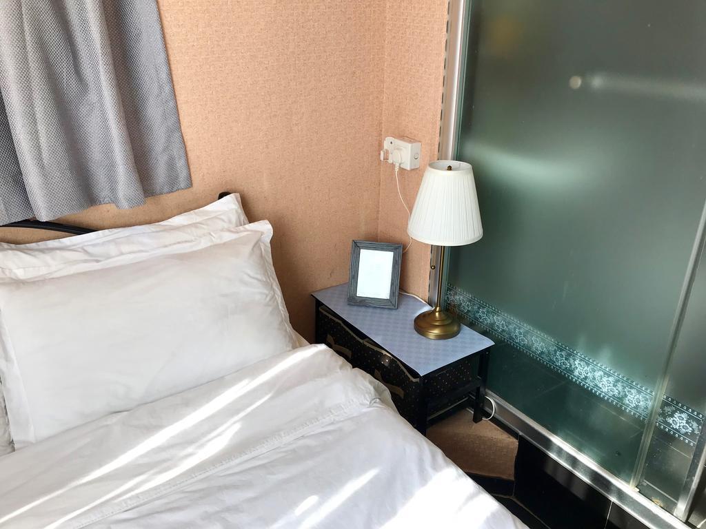 Bloomy Hotel Hong Kong Room photo